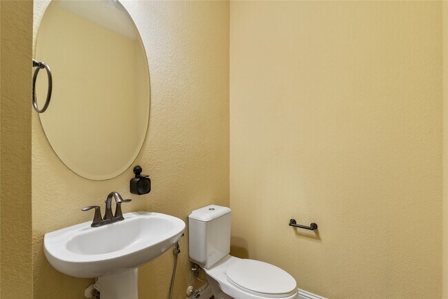 Building Photo - 11119 Hayden Falls Dr