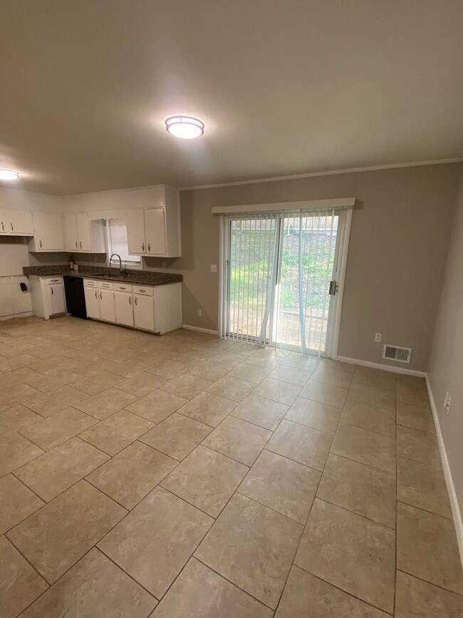 Building Photo - Beautiful 3BR Home – Comfort & Functionality