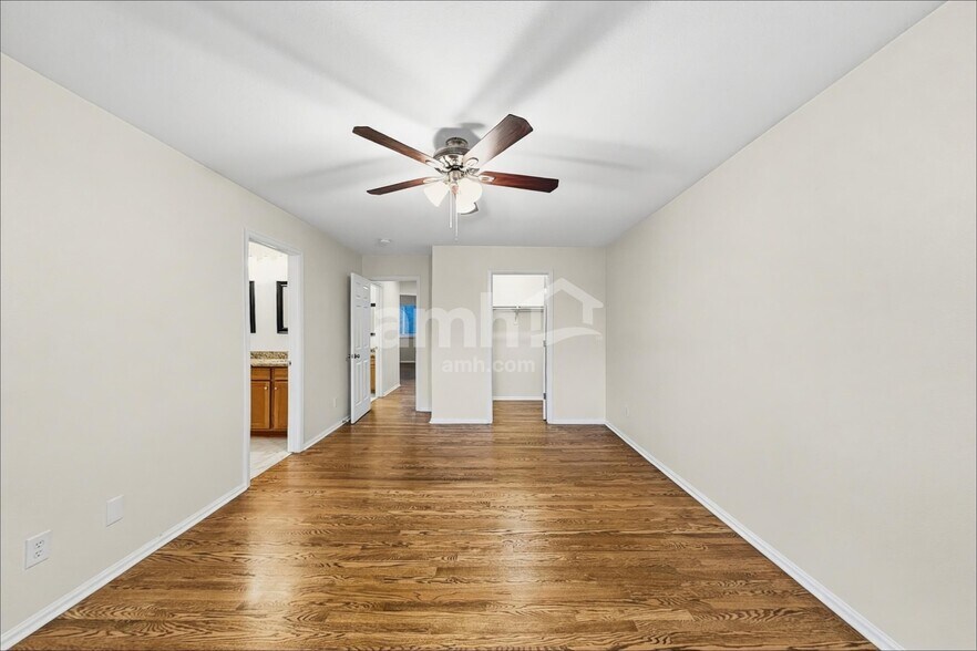 Building Photo - 11852 Altura St
