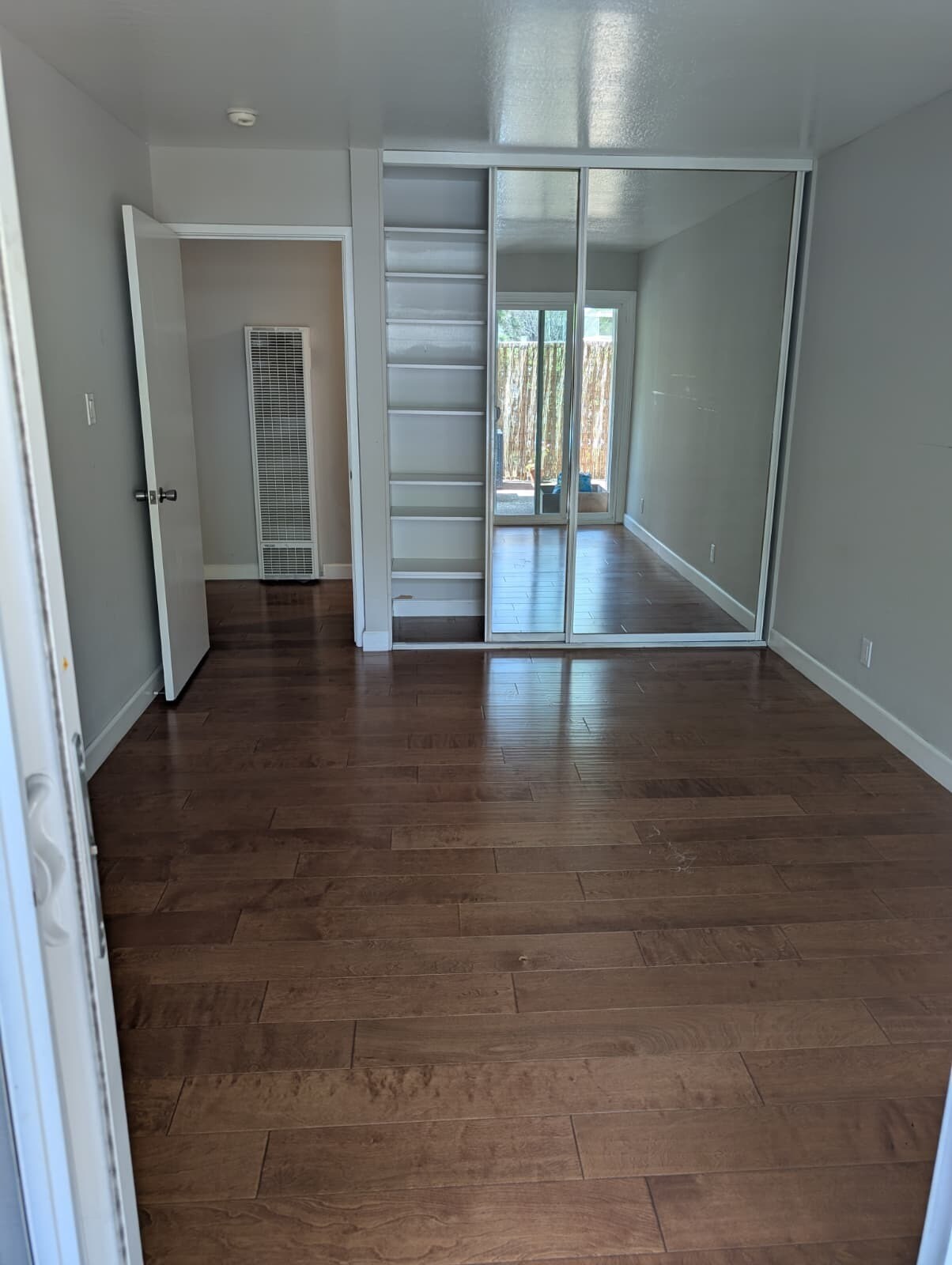 Building Photo - 280 Easy St