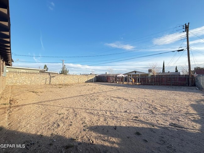 Building Photo - 4724 Sierra Madre Dr