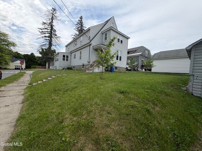 Building Photo - 251 Church St