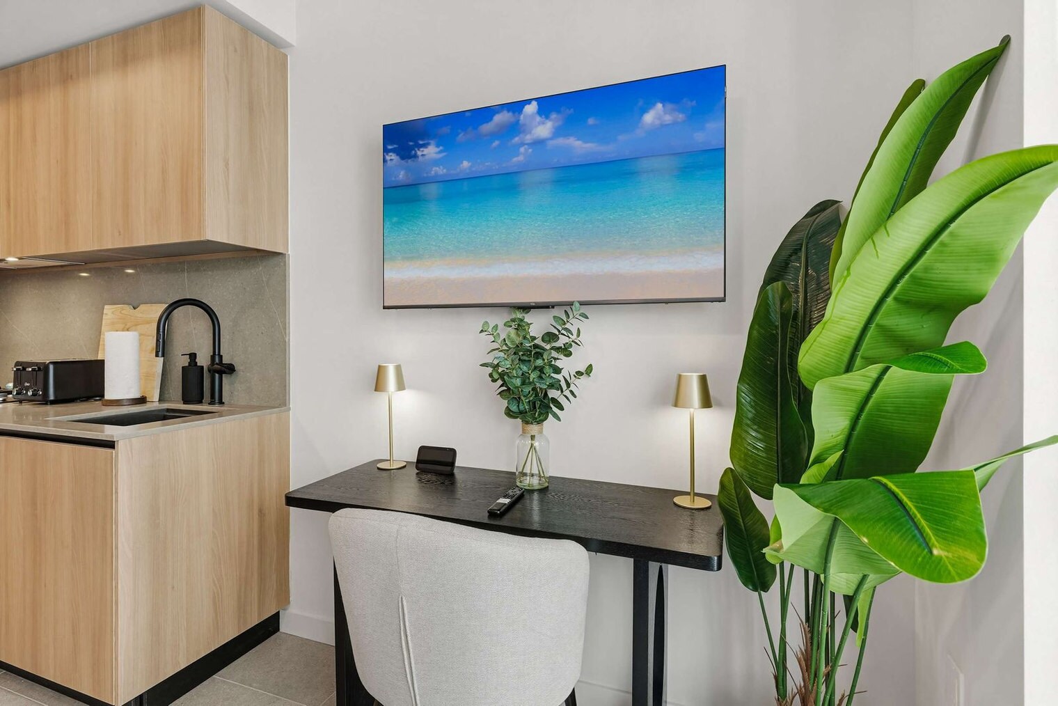 Building Photo - 121 NE 5th St