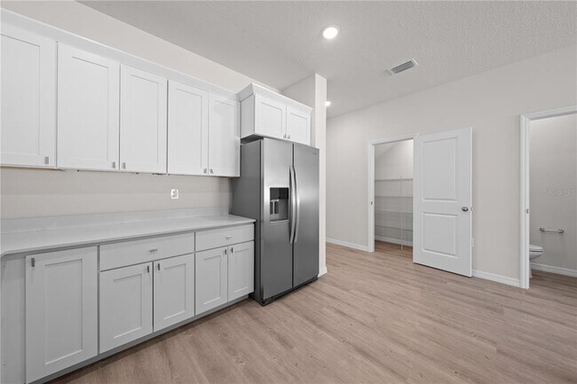 Building Photo - 1782 Tilia St