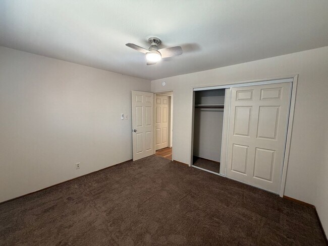 Building Photo - 1817 Foxworthy Ave