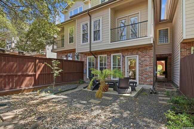 Building Photo - 145 Elizabeth Rd