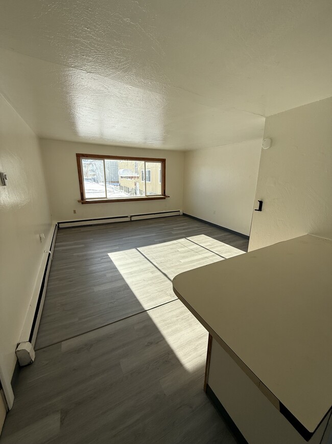 Building Photo - 829 17th Ave