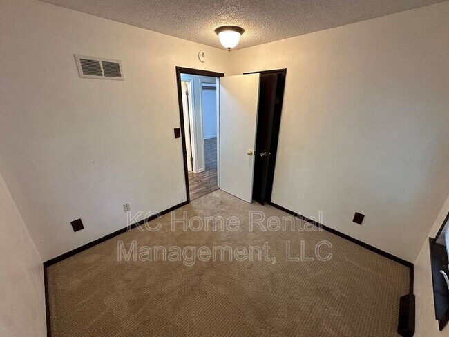 Building Photo - 17820 E Greentree Ave
