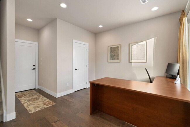 Building Photo - 1688 Quitman St