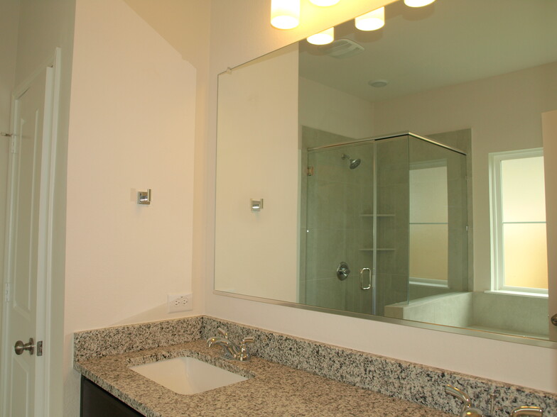 Building Photo - 4140 Aransas Dr