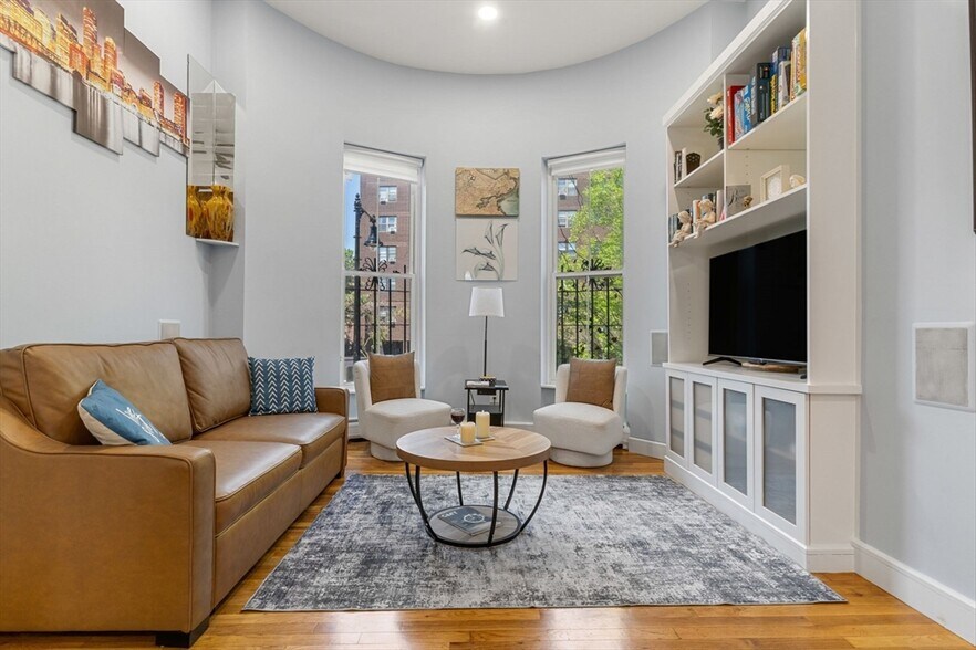 Building Photo - 758 Tremont St