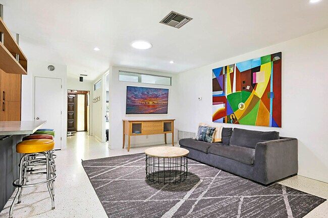 Building Photo - 400 NW 6th Ave