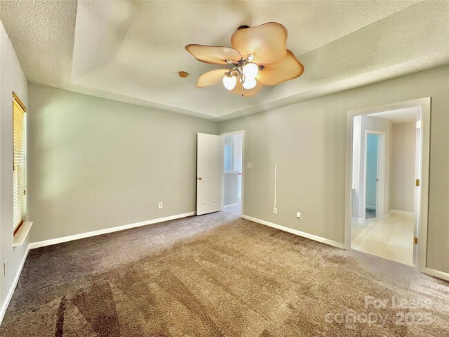 Building Photo - 6033 Briggs Dr