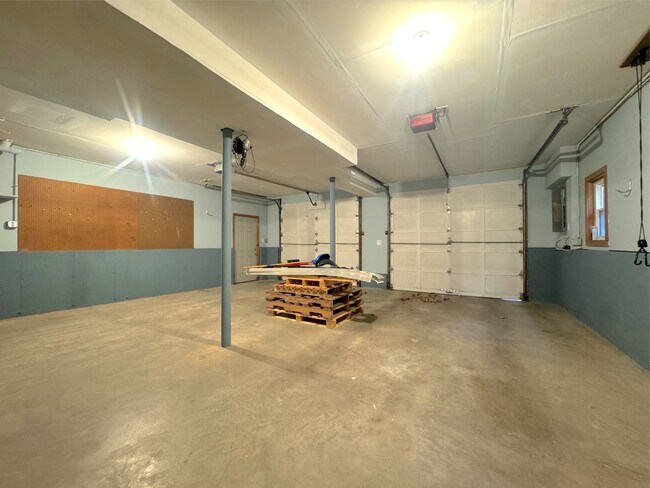 Building Photo - 400 Windham Ave