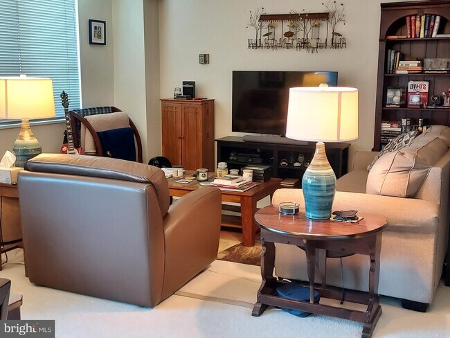 Building Photo - 5225 Pooks Hill Rd