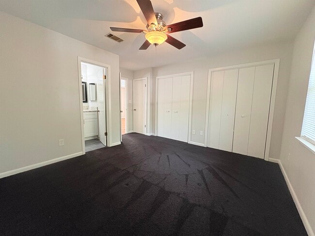 Building Photo - 1461 Live Oak Dr