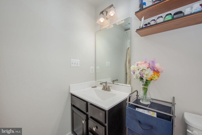Building Photo - 9912 Vista Pointe Dr