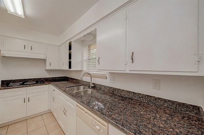 Building Photo - 5711 Braesvalley Dr