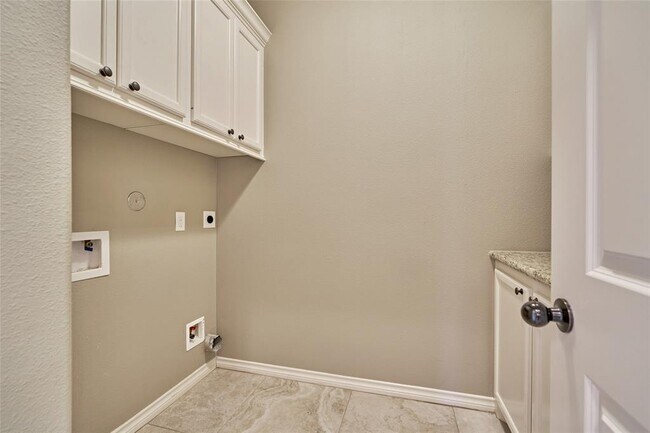 Building Photo - 201 Bessie Price Owen Dr