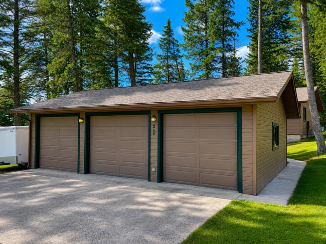 Building Photo - 268 Lakeview Dr