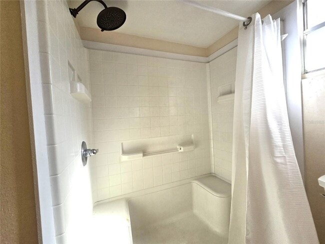 Building Photo - 309 Lakedale Dr