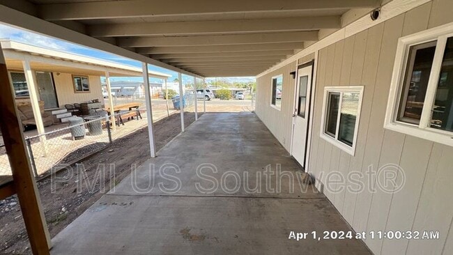 Building Photo - 738 Swan Dr