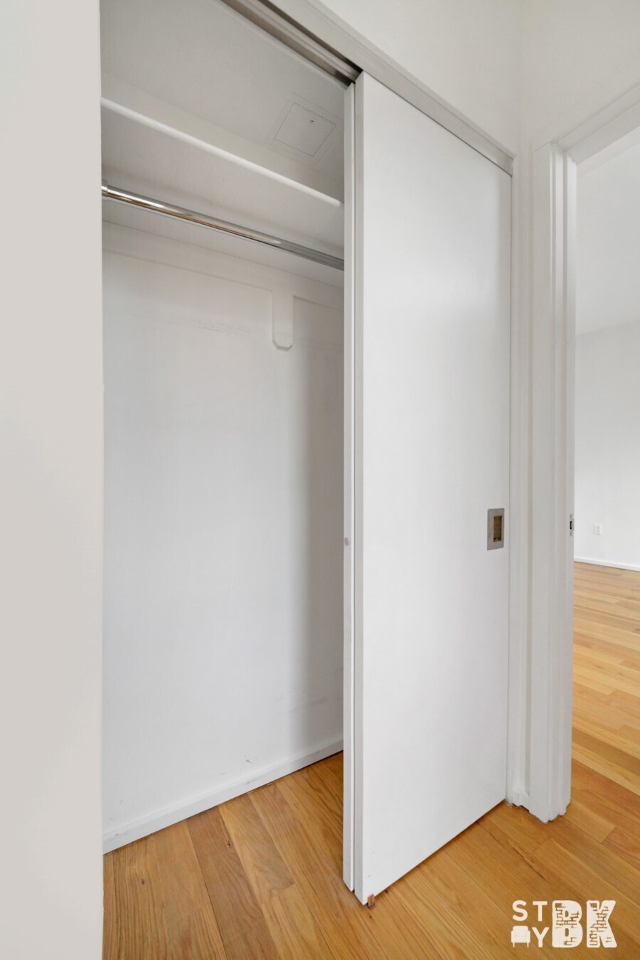 Building Photo - 172 Montague St