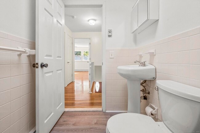 Building Photo - 675 Millville Ave