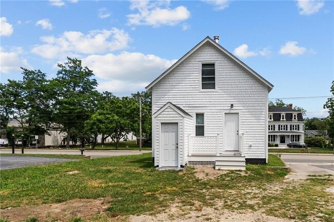 Building Photo - 2958 E Main Rd