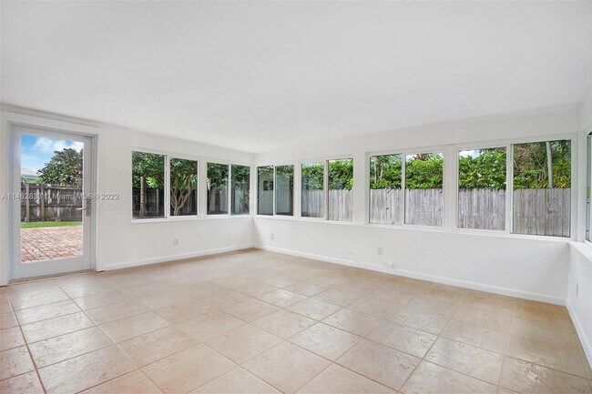 Building Photo - 8120 SW 62nd Pl