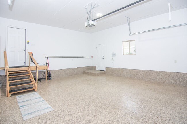 Building Photo - Bountiful Home w/ 2 Car Garage, EV Charger, & Updated Remodeling