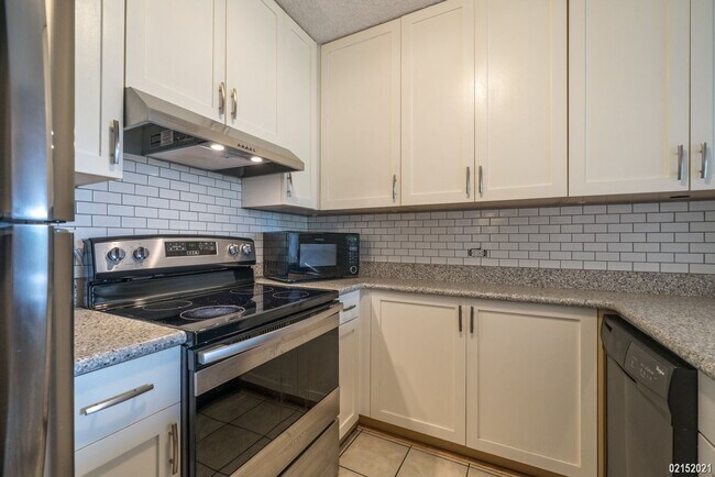 Building Photo - RARELY AVAILABLE PEARL TWO CONDO IN AIEA 1...