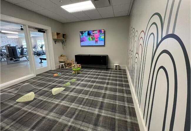 Building Photo - 607 Southview Ln