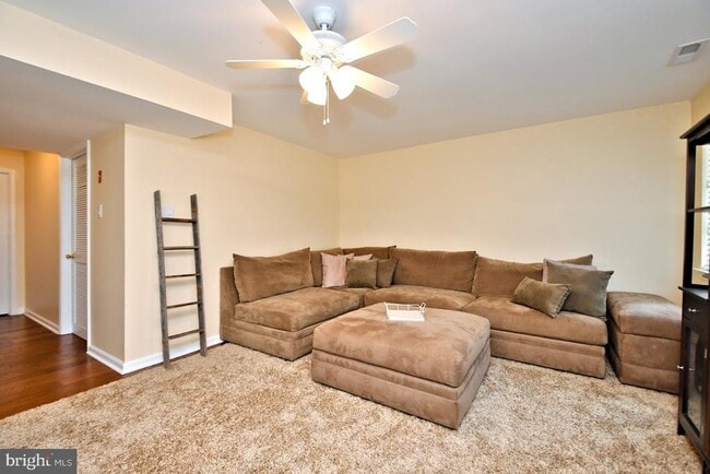 Building Photo - 4530 Louise St Claire Dr
