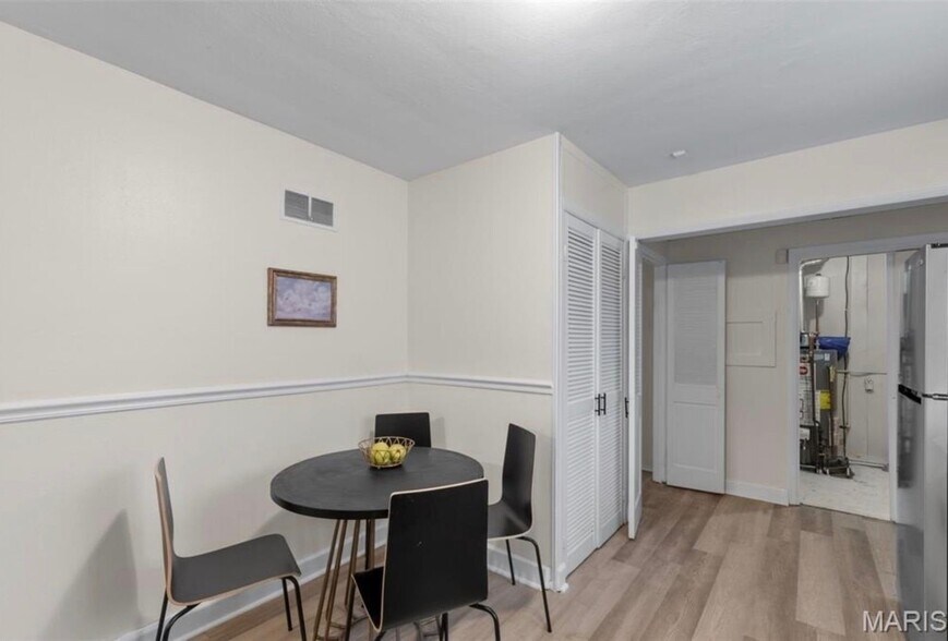 Building Photo - 9848 Lorna Ln