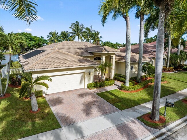 Building Photo - 896 Marina Dr