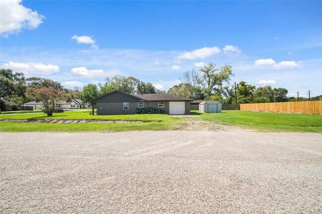 Building Photo - 13411 Anna Ct