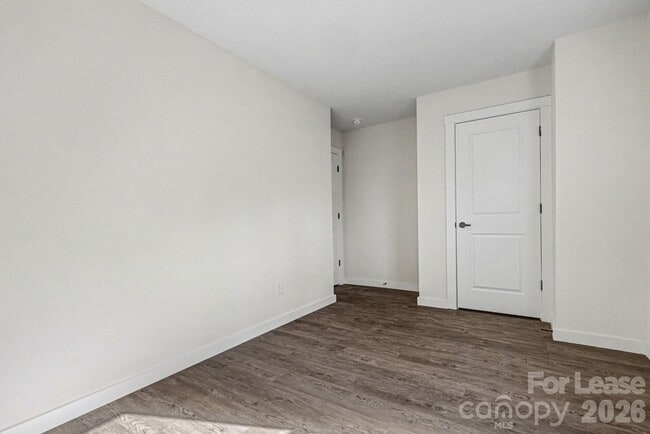 Building Photo - 104 10th Ave SE