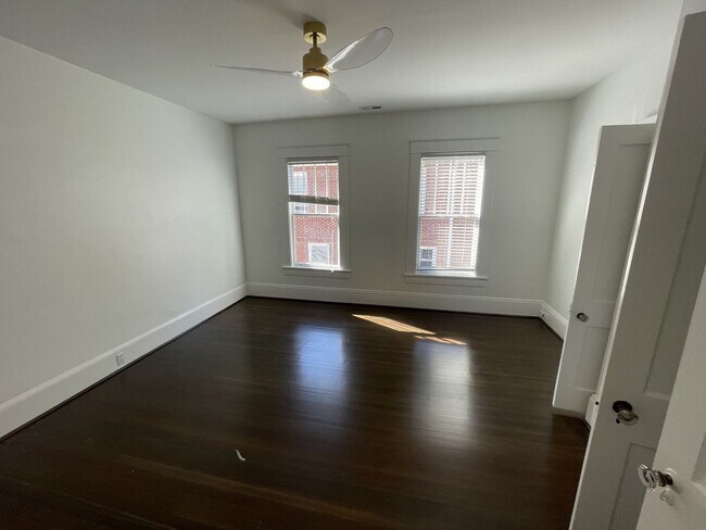 Building Photo - 4 Bd 3 Ba House