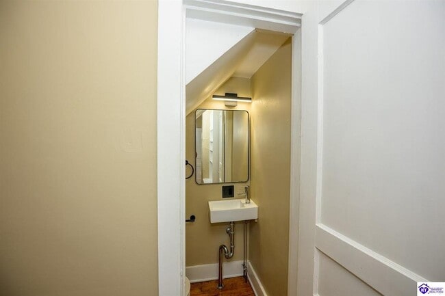 Building Photo - 189 Bob Wade Rd