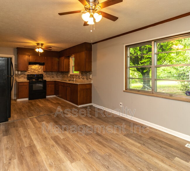 Building Photo - 2313 Brice St