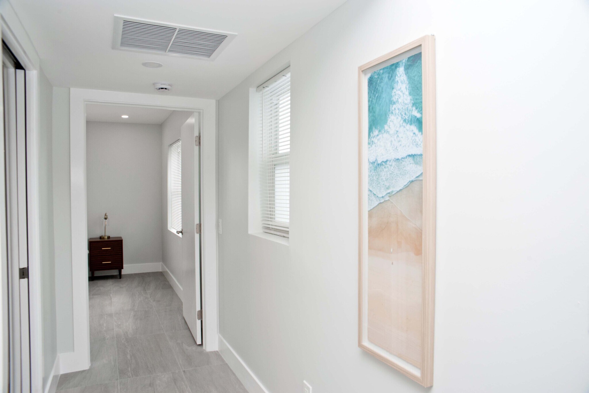 Building Photo - 4051 N Ocean Dr