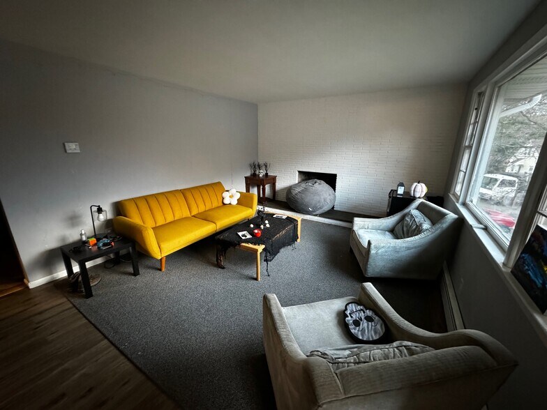 Building Photo - 115 Beauvue Ter