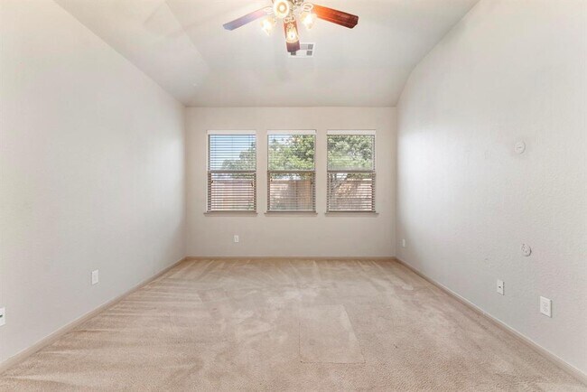 Building Photo - 2902 Lemmingham Dr