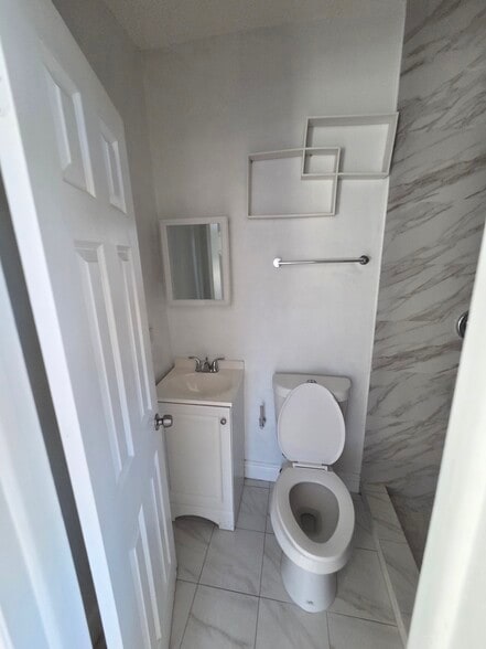 Building Photo - 1122 SW 17th Ave