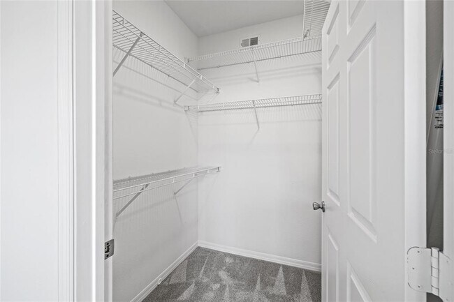 Building Photo - 501 Knights Run Ave