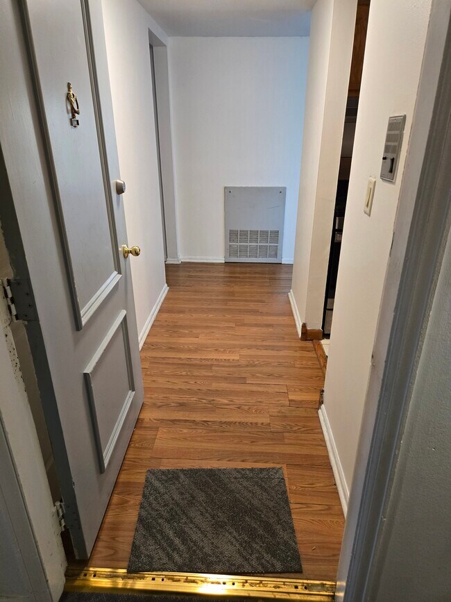 Building Photo - 5001 Carriage Way Dr