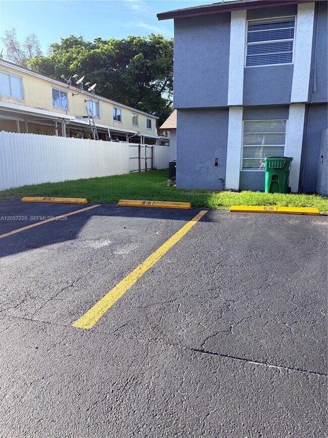 Building Photo - 8187 NW 99th St