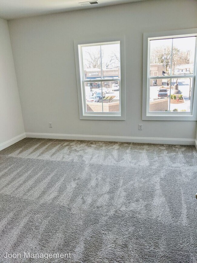 Building Photo - 122 Greenbrook North Way