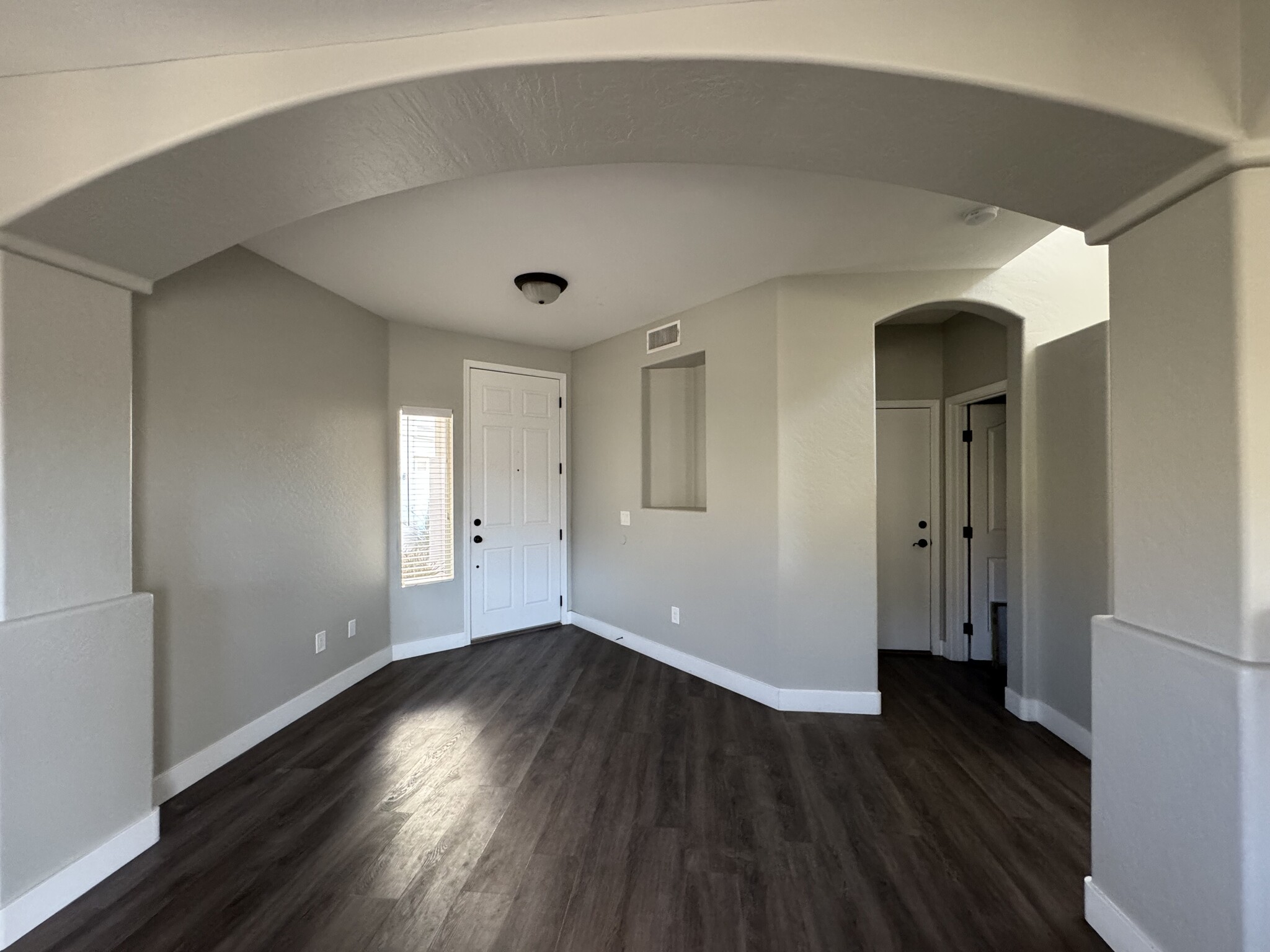 Main Entry, Garage Entry , Powder Room - 524 W Mountain Sage Dr